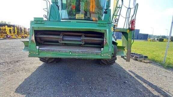 Sklízecí mlátička JOHN DEERE T660 - Photo 2