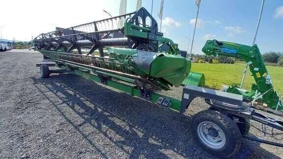 Sklízecí mlátička JOHN DEERE T660 - Photo 8