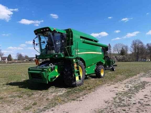 Sklizeci mlaticka JOHN DEERE W440