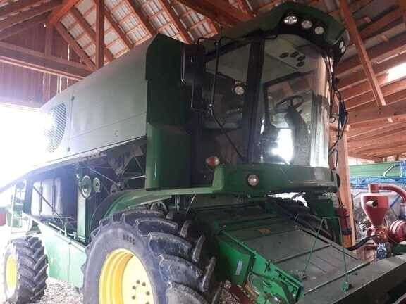 Sklízecí mlátička JOHN DEERE W440 PTC - Photo 2