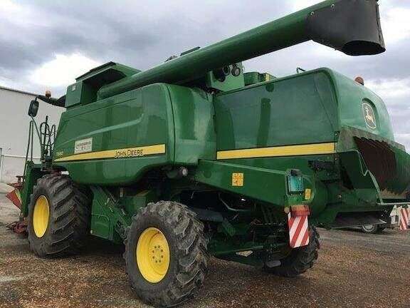 Sklízecí mlátička JOHN DEERE T660 - Photo 3
