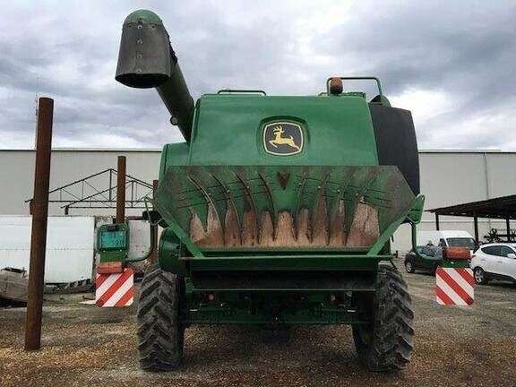Sklízecí mlátička JOHN DEERE T660 - Photo 4