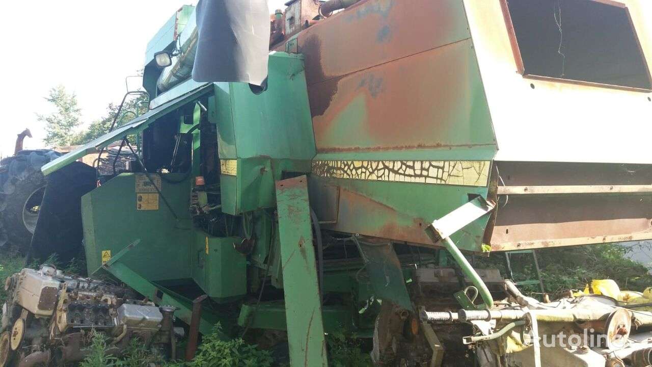 Sklízecí mlátička JOHN DEERE 2066 HM Hillmaster na ND pro díly - Photo 17