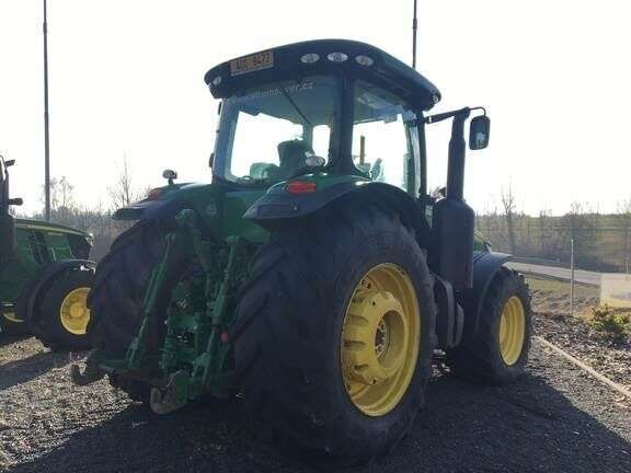Kolový traktor JOHN DEERE 8360R - Photo 1